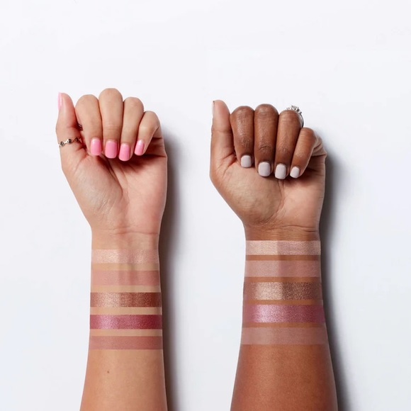 Laritzy Cosmetics Artistry Eyeshadow Palette in Royal - Picture 2 of 6